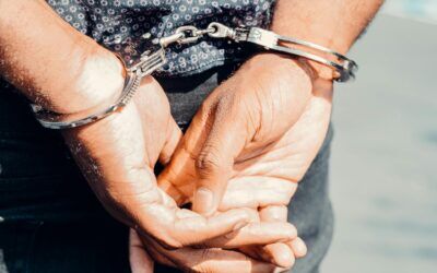 Cuando la Inmigración Se Cruza con el Derecho Penal: Protegiendo Su Futuro Frente a Desafíos Legales